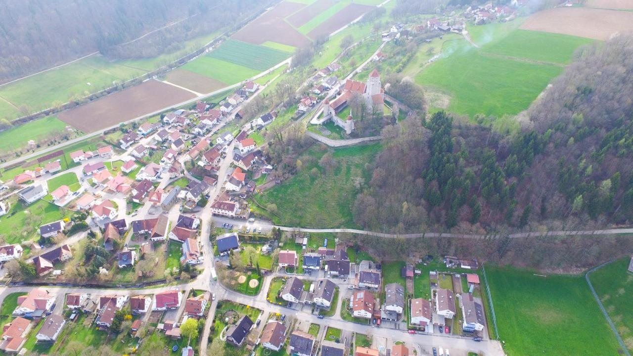 Landgasthof Falken Huttlingen Eksteriør billede